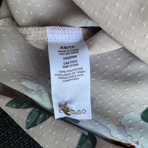 DYNAMITE | Blouse - Picture 4 of 5